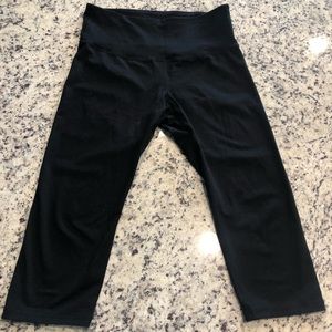 Old Navy cropped athletic tight